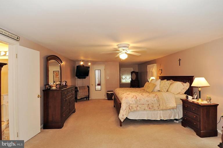 1727 Stratton Road Crofton, MD 21114 - Photo 10 of 18 Master Bedroom