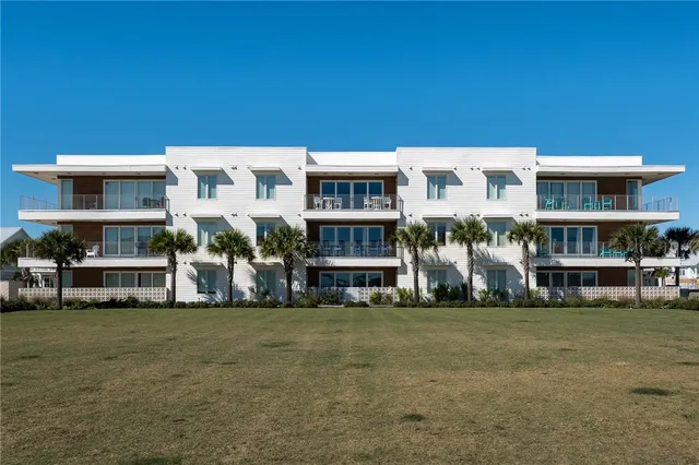 $799,500 | 630 West Center Square Port, Unit 206, Port Aransas, TX 78373