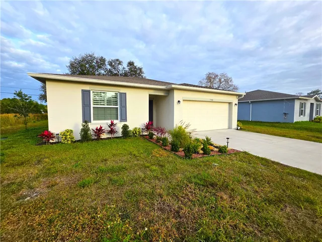 $2,050 | 7980 East 98th Avenue, Vero Beach, FL 32967