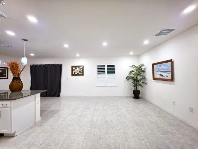 $2,050 | 7980 East 98th Avenue, Vero Beach, FL 32967