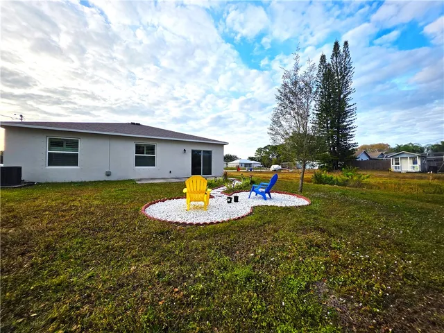 $2,050 | 7980 East 98th Avenue, Vero Beach, FL 32967