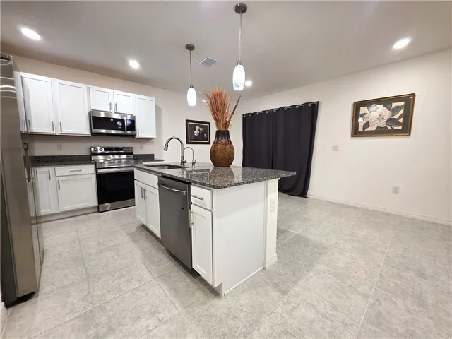 $2,050 | 7980 East 98th Avenue, Vero Beach, FL 32967