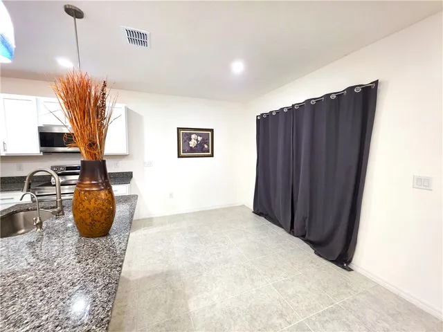 $2,050 | 7980 East 98th Avenue, Vero Beach, FL 32967