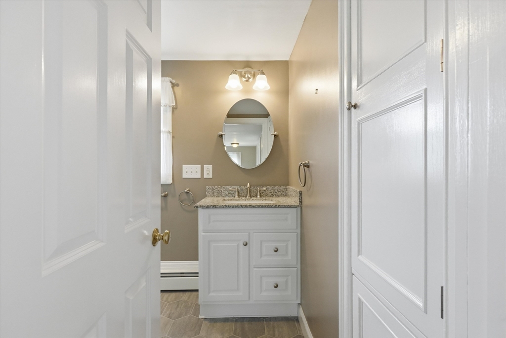 27 Haverhill Road, Unit B Amesbury, MA 01913 - Photo 19 of 36