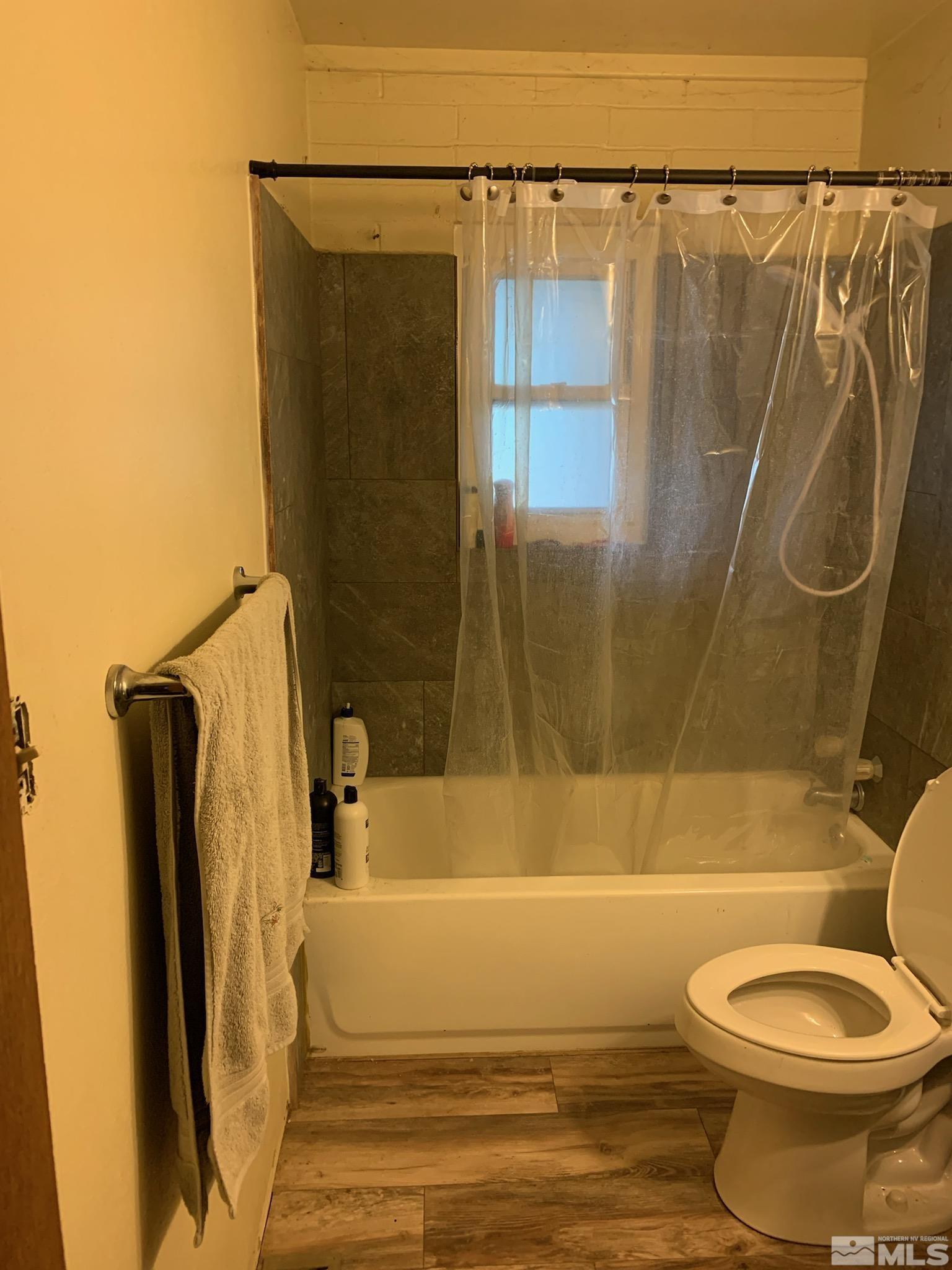 2975 Lone Tree Road Fallon, NV 89406 - Photo 10 of 26 a bathroom with a shower and a toilet