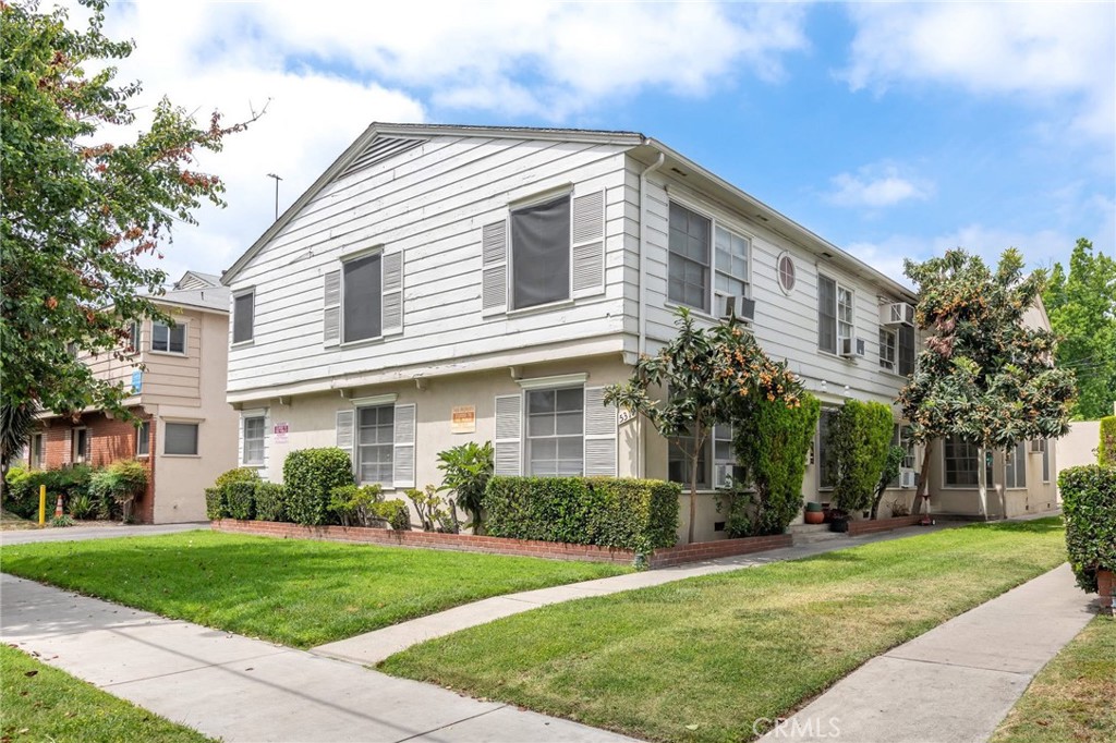 5319 Whitsett Avenue, Unit 3 Valley Village, CA 91607 - Photo 11 of 11 a front view of a house with a yard