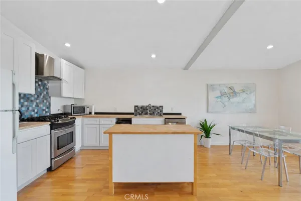 $565,000 | 23777 Mulholland Highway, Unit 62, Calabasas, CA 91302