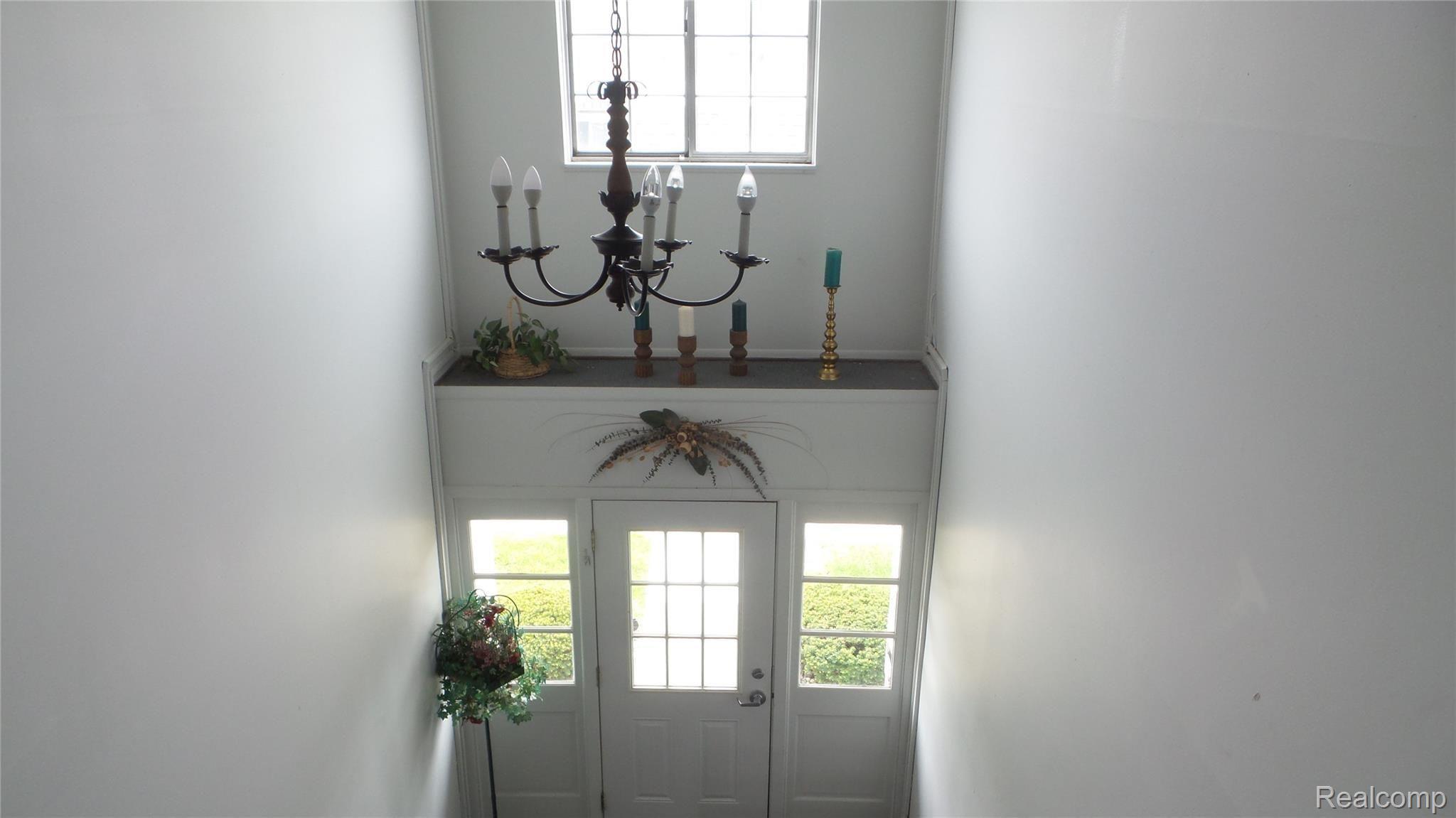 1516 Normandy Road, Unit 201 Royal Oak, MI 48073 - Photo 4 of 22 Inside Entrance View