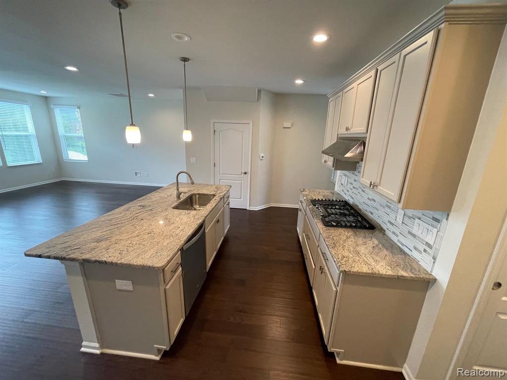 43545 Prospect Lane Novi, MI 48375 - Photo 4 of 22