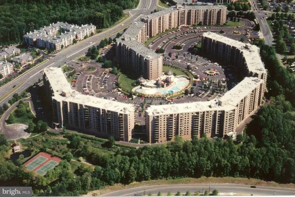 $3,100 | 8360 Greensboro Drive, Unit 208, McLean, VA 22102