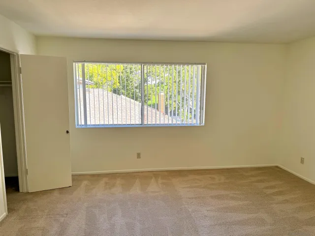 $2,495 | 2139 Via Esmarca, Oceanside, CA 92054