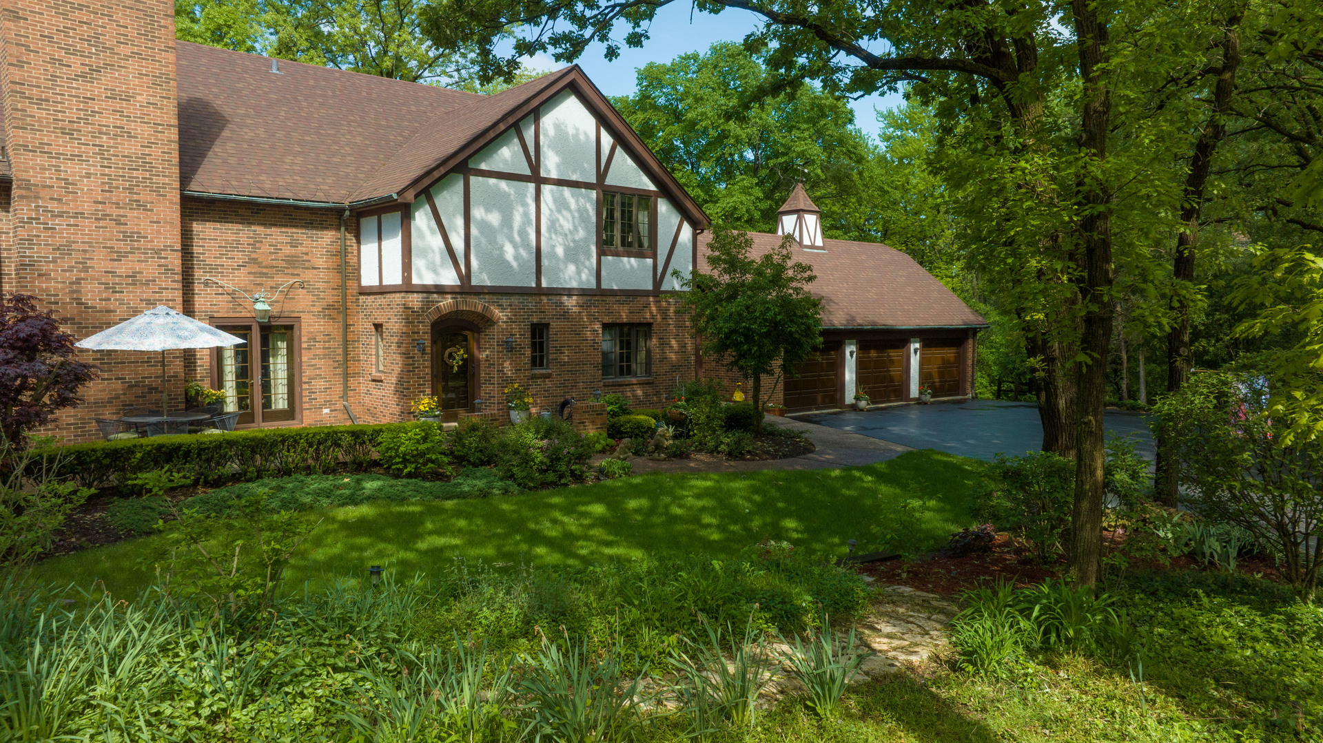 46 Ramsgate Drive Palos Park, IL 60464 - Photo 2 of 46 a aerial view of a house next to a yard