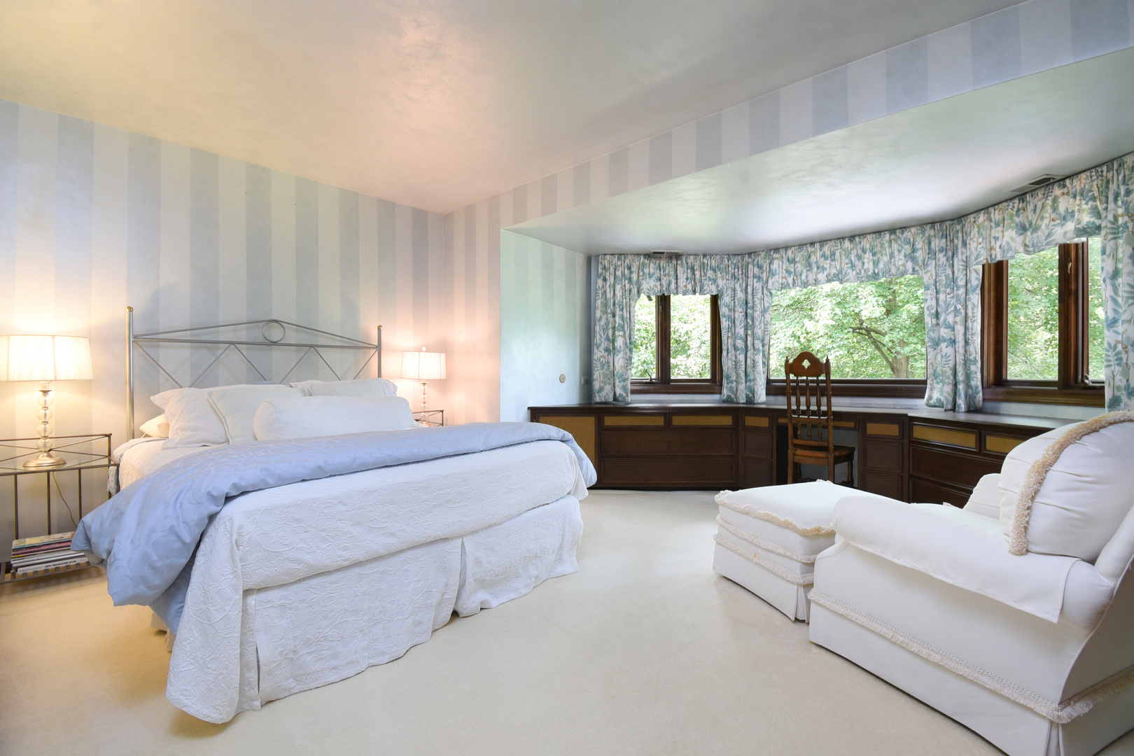 46 Ramsgate Drive Palos Park, IL 60464 - Photo 23 of 46 a bedroom with a large bed and windows