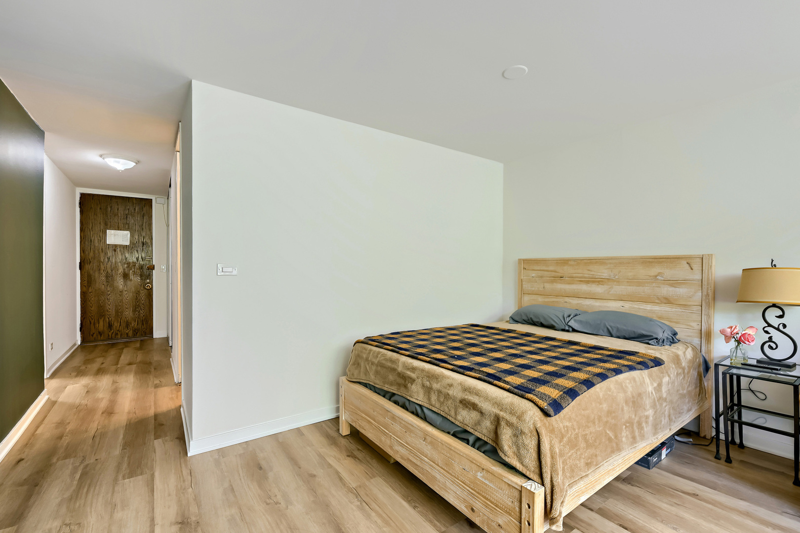 720 West Gordon Terrace, Unit 3R Chicago, IL 60613 - Photo 8 of 11