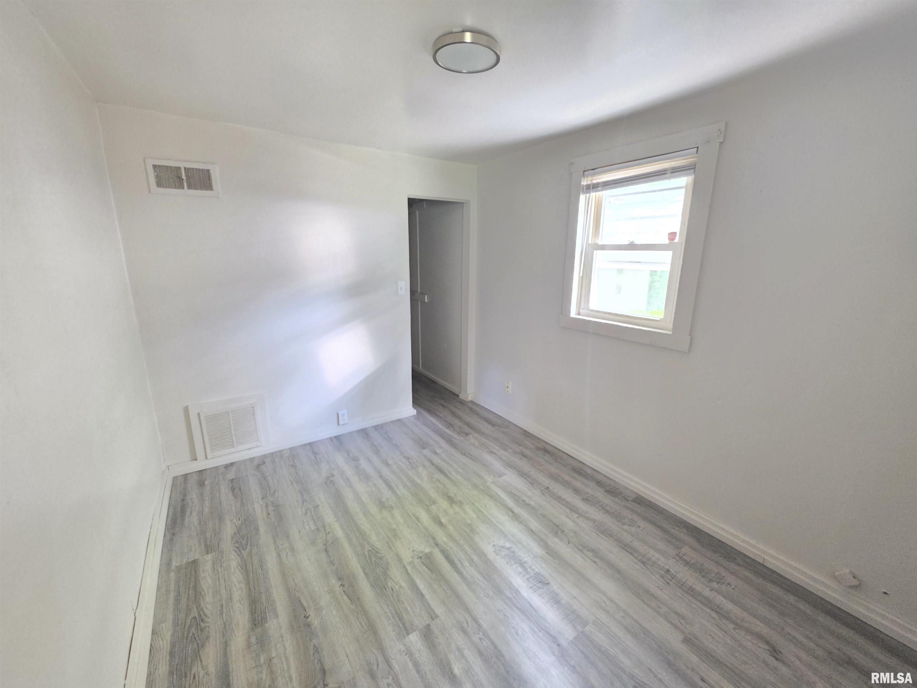 428 La Rosh Court Creve Coeur, IL 61610 - Photo 4 of 10