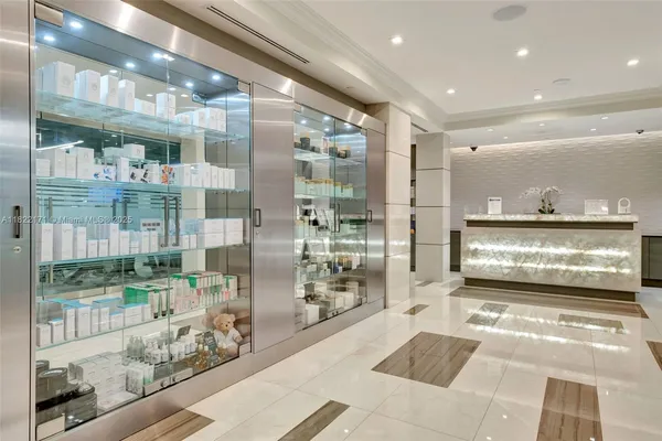 $20,000 | 19925 Northeast 39th Place, Unit 404, Aventura, FL 33180