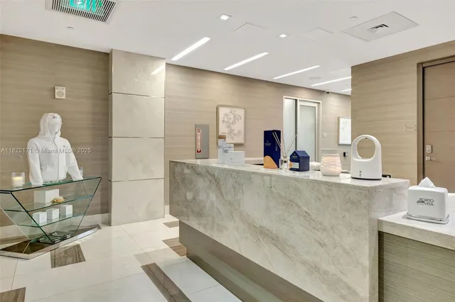 $20,000 | 19925 Northeast 39th Place, Unit 404, Aventura, FL 33180