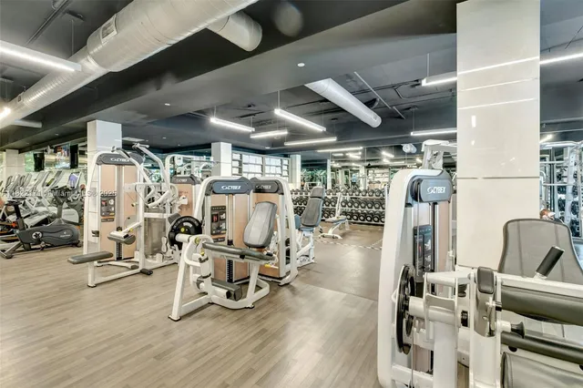 $20,000 | 19925 Northeast 39th Place, Unit 404, Aventura, FL 33180