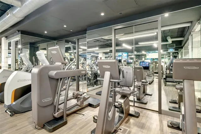 $20,000 | 19925 Northeast 39th Place, Unit 404, Aventura, FL 33180