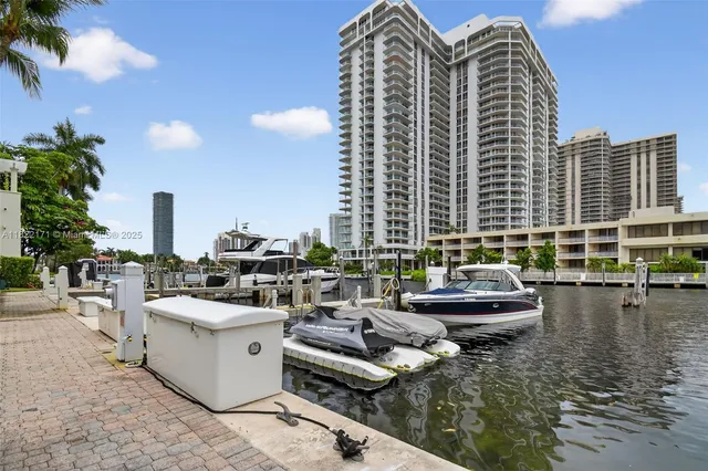 $20,000 | 19925 Northeast 39th Place, Unit 404, Aventura, FL 33180