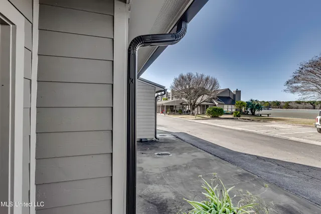 $485,000 | 81 Breakers Lane, Ridgeland, MS 39157