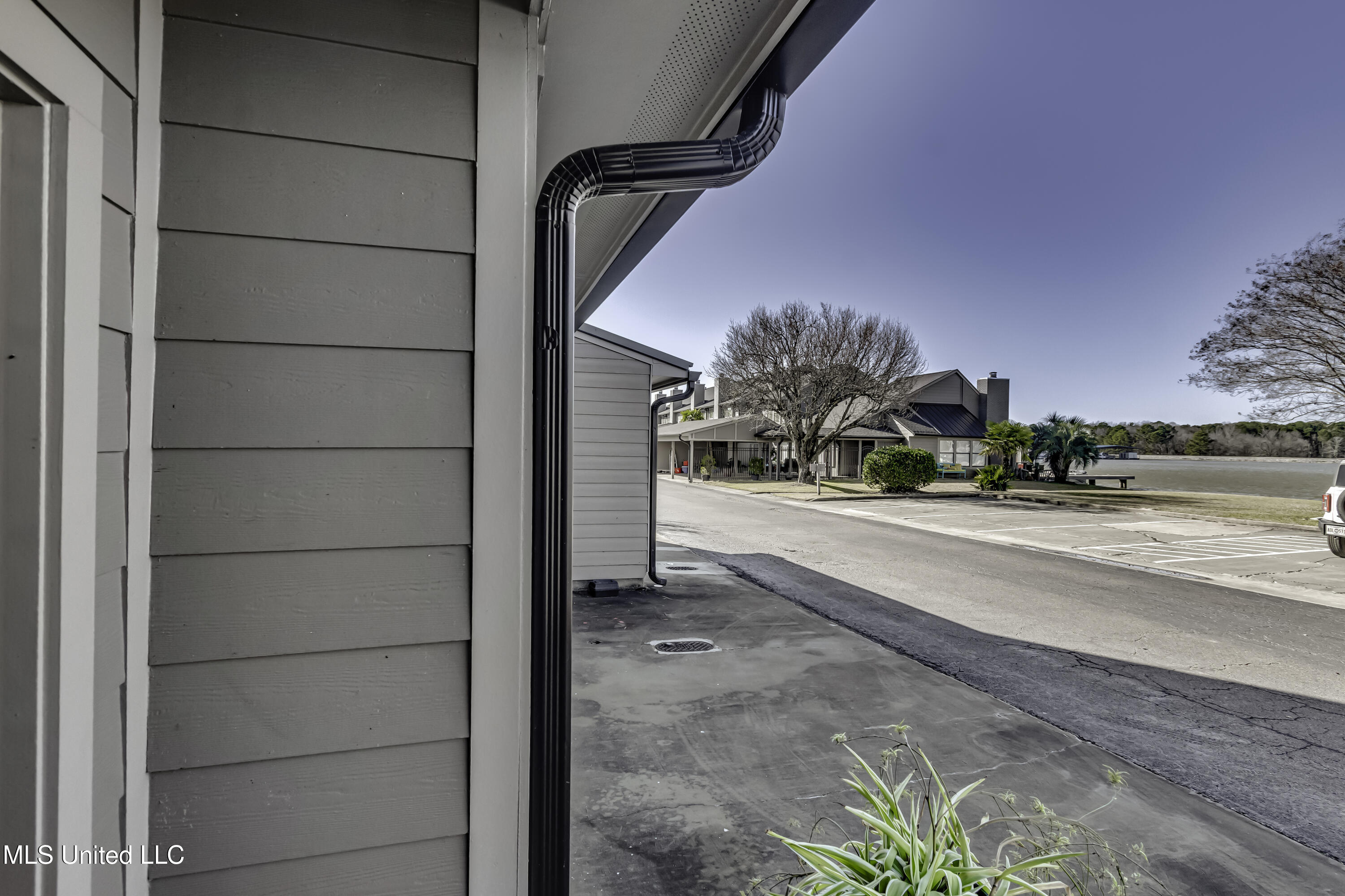 81 Breakers Lane Ridgeland, MS 39157 - Photo 3 of 55 81 Breakers Ln--7