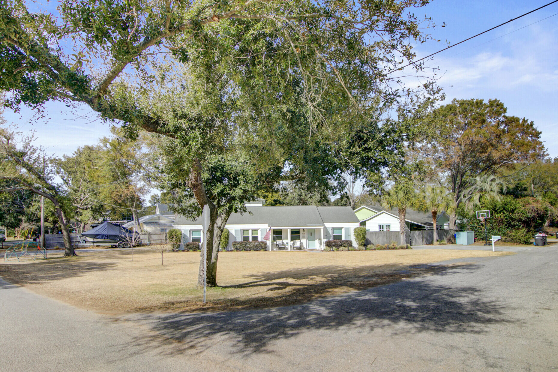 8 Vincent Drive Mount Pleasant, SC 29464 - Photo 3 of 68 01_1_mls