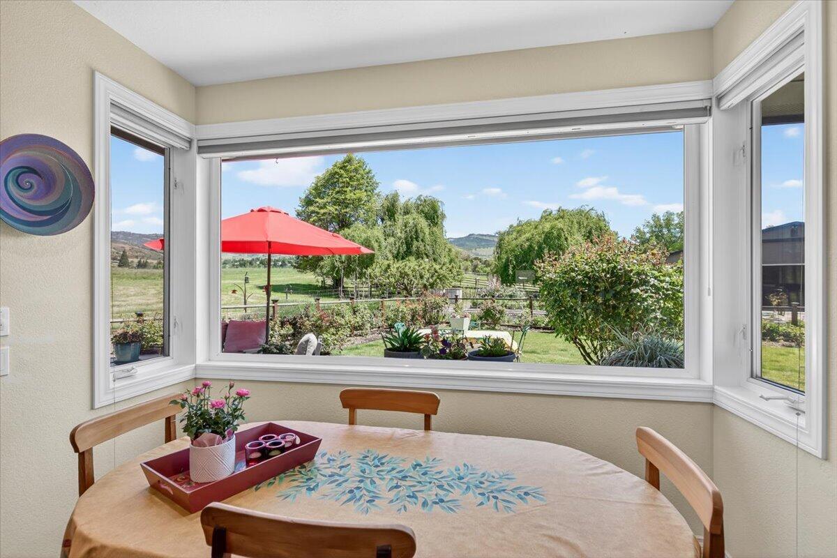 39 East Valley View Road Ashland, OR 97520 - Photo 24 of 73 55-55