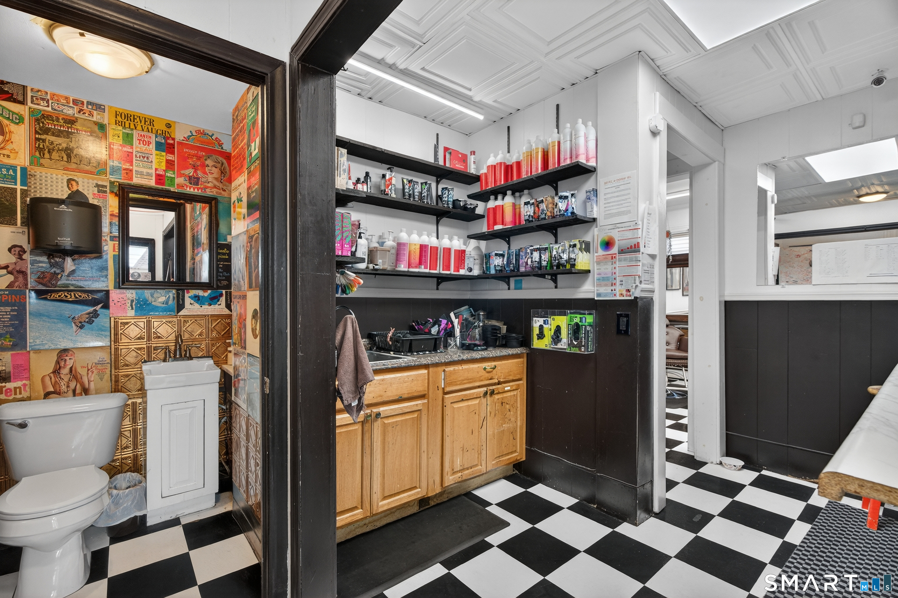 832 State Street New Haven, CT 06511 - Photo 11 of 39 a room with stainless steel appliances and cabinets