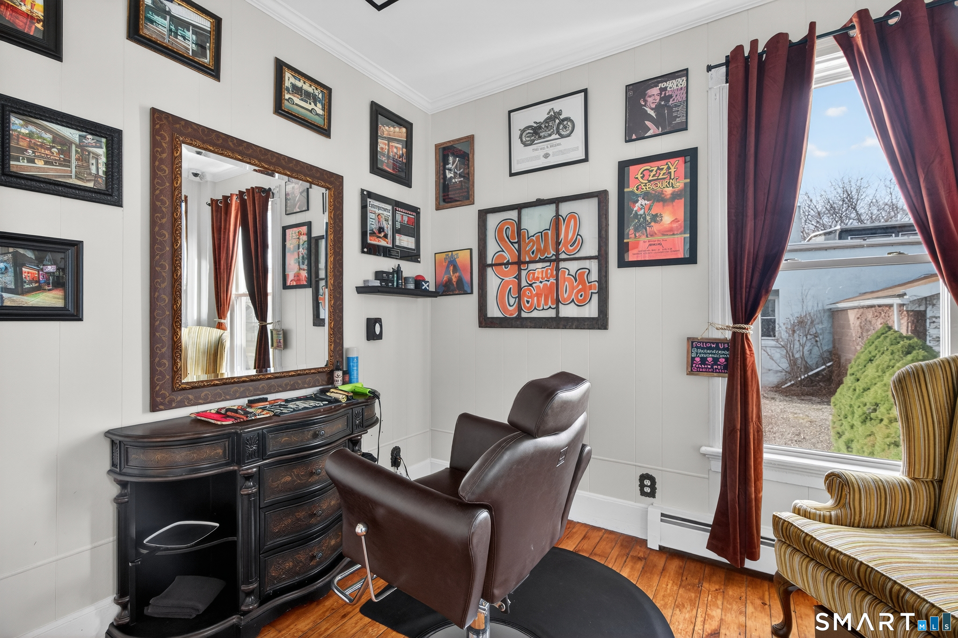 832 State Street New Haven, CT 06511 - Photo 14 of 39 a living room with furniture and a window