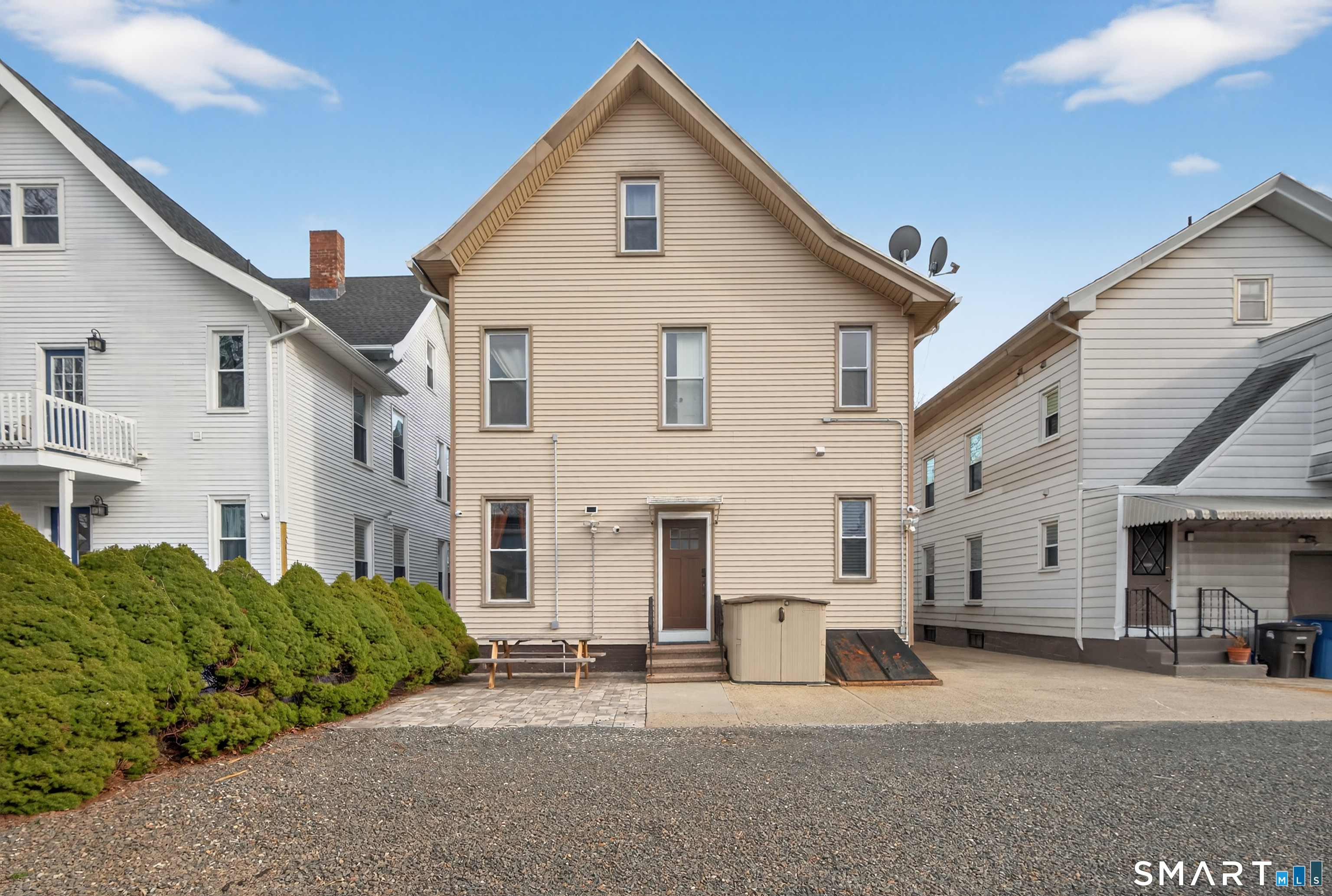 832 State Street New Haven, CT 06511 - Photo 33 of 39 a view of a house with a patio