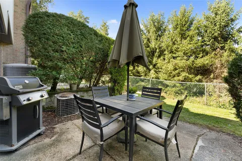 $675,000 | 11 Jackson Avenue, Unit 4, Scarsdale, NY 10583