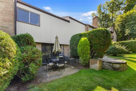 $675,000 | 11 Jackson Avenue, Unit 4, Scarsdale, NY 10583