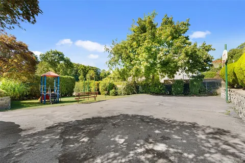 $675,000 | 11 Jackson Avenue, Unit 4, Scarsdale, NY 10583