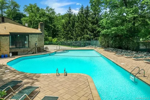 $675,000 | 11 Jackson Avenue, Unit 4, Scarsdale, NY 10583