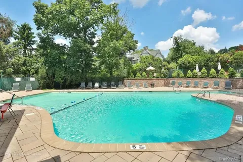 $675,000 | 11 Jackson Avenue, Unit 4, Scarsdale, NY 10583