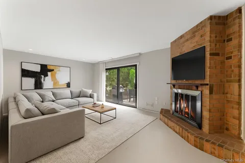 $675,000 | 11 Jackson Avenue, Unit 4, Scarsdale, NY 10583