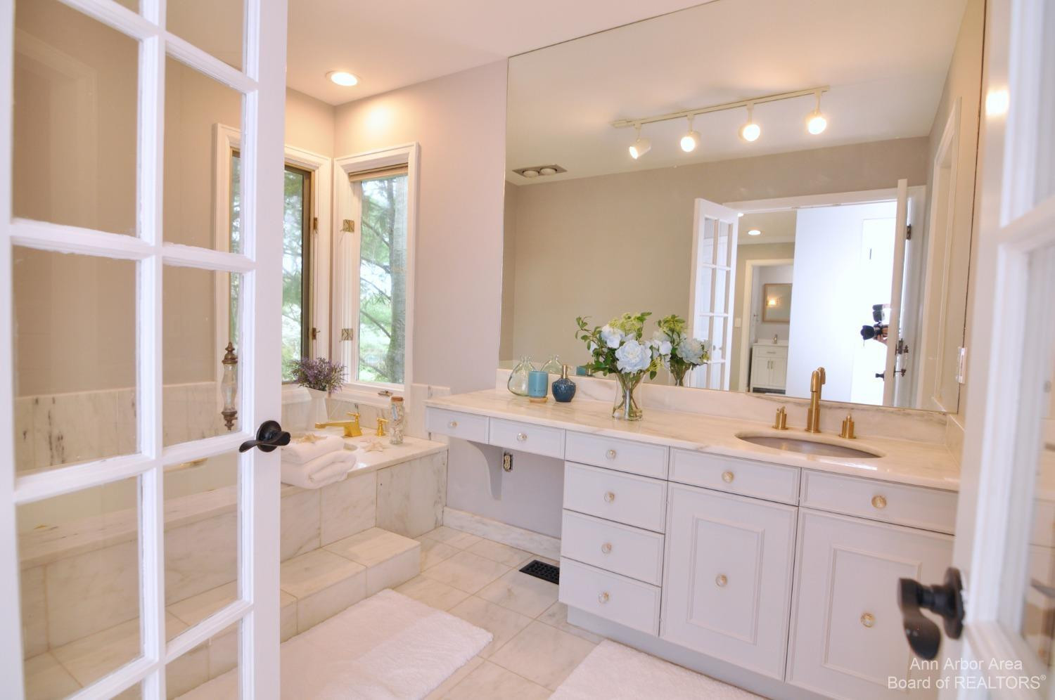 4267 Stoneleigh Road Bloomfield Hills, MI 48302 - Photo 54 of 99 Photo 54