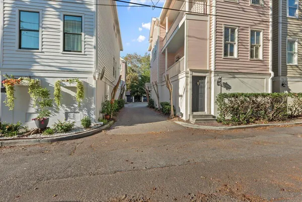 $4,500 | 11 Kirkland Lane, Charleston, SC 29401