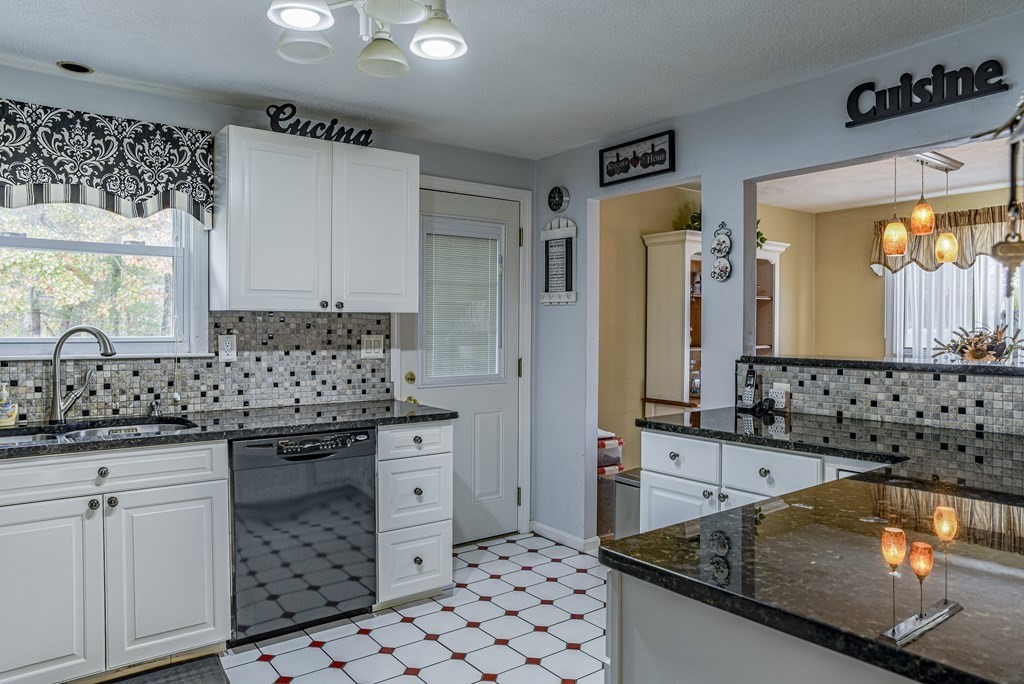 53 Ryan Road Stoughton, MA 02072 - Photo 4 of 40 Gallery Image 4