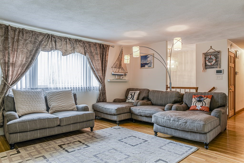 53 Ryan Road Stoughton, MA 02072 - Photo 9 of 40 Gallery Image 9
