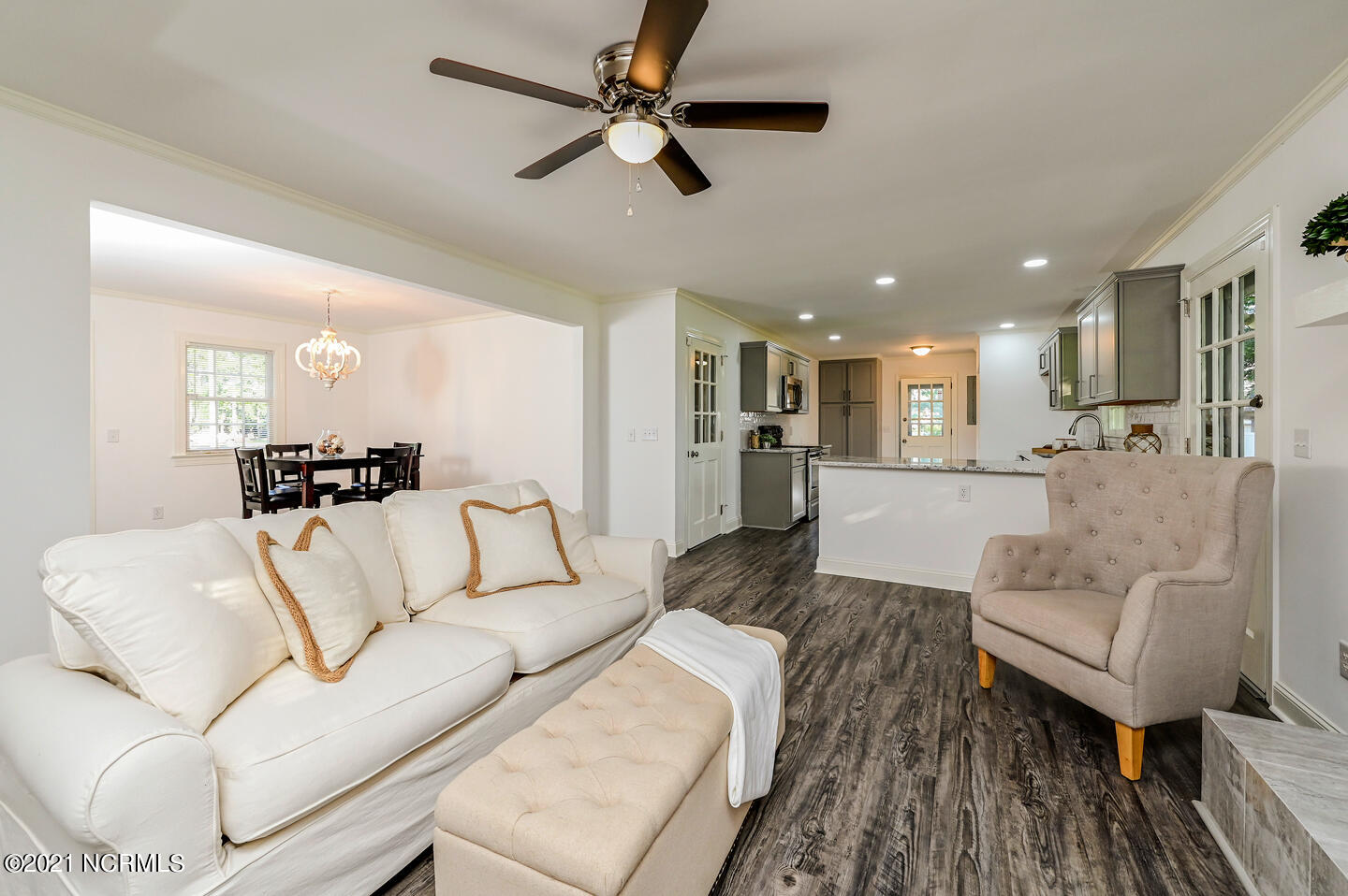 2980 Wesley Church Road Farmville, NC 27828 - Photo 15 of 37 Smooth Ceilings