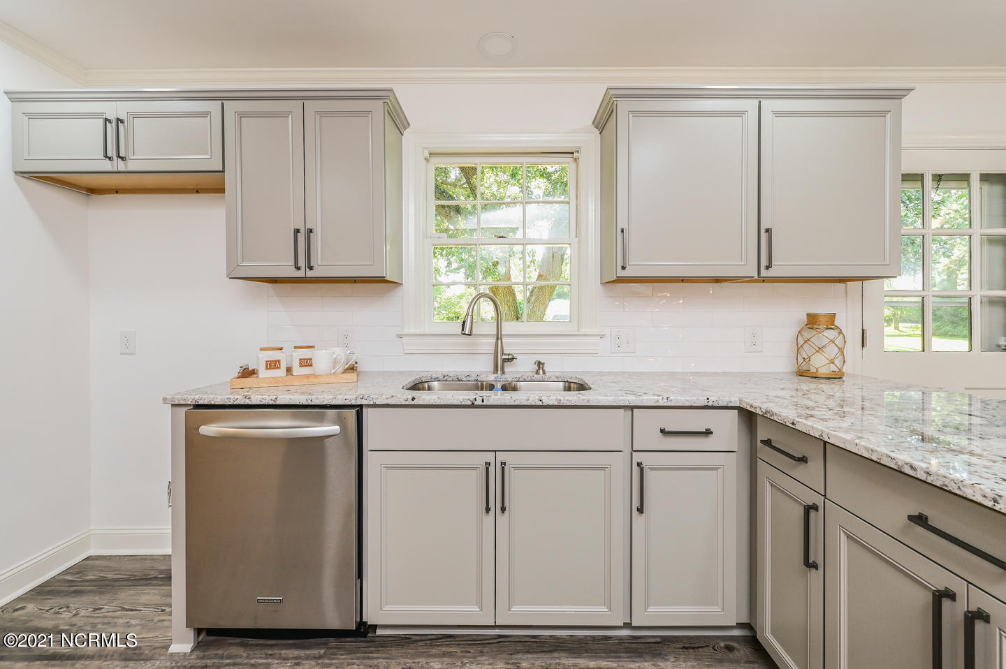 2980 Wesley Church Road Farmville, NC 27828 - Photo 10 of 37 Tile Backsplash