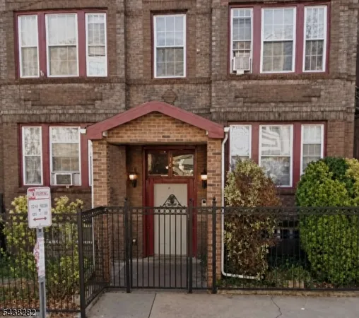 $2,400 | 14 Rutgers Avenue, Unit 6, Jersey City, NJ 07305