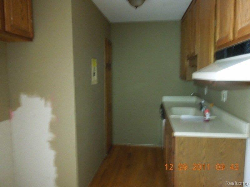 810 Plate Street, Unit 105 Rochester, MI 48307 - Photo 6 of 8 zz-mfscnv-RES02483.jpg