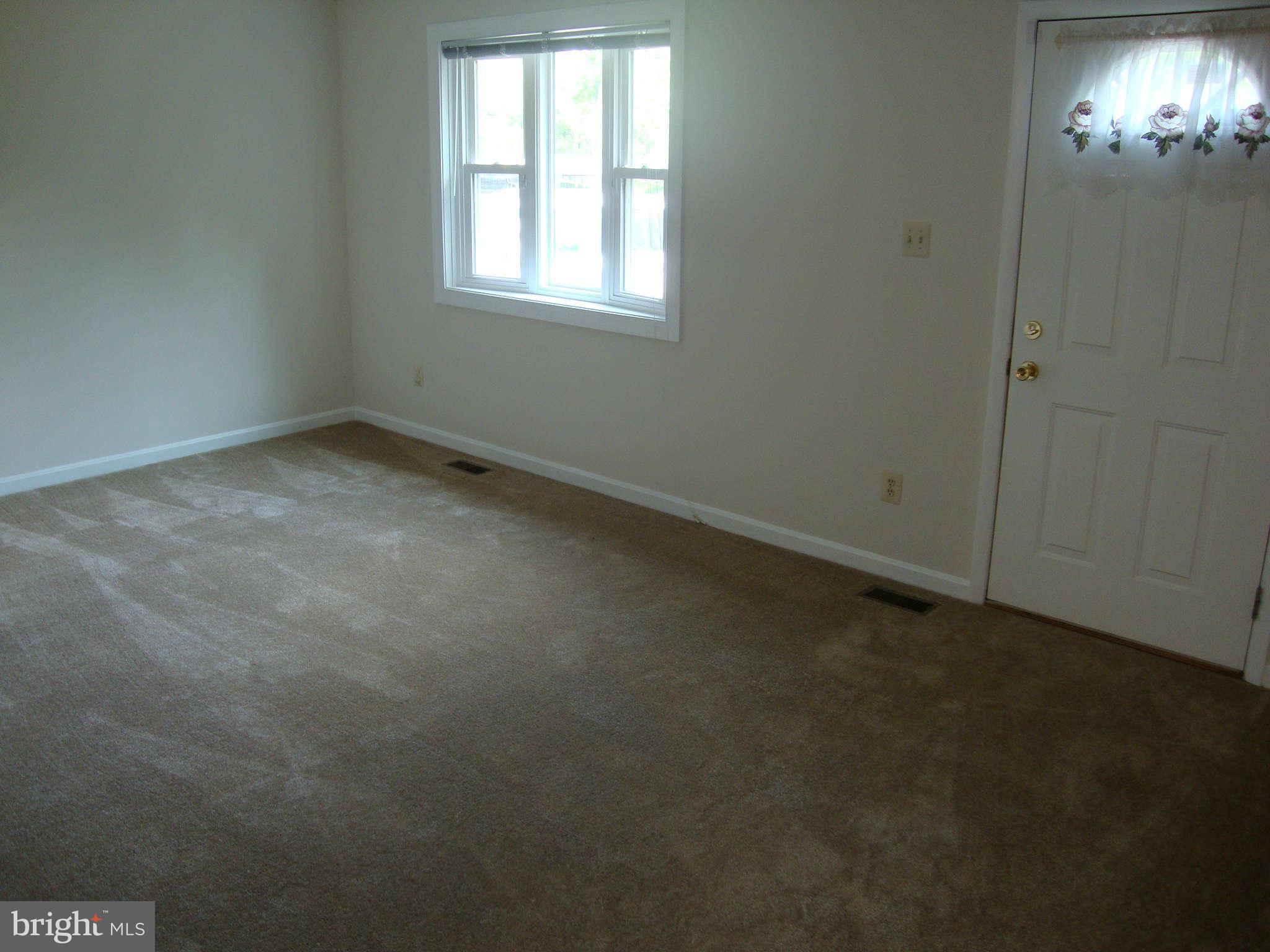 6902 Burch Hill Road Brandywine, MD 20613 - Photo 14 of 30 Living Room