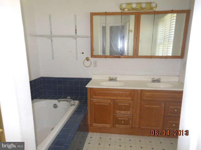 1132 Western Chapel Road New Windsor, MD 21776 - Photo 7 of 13 Bath (Master)