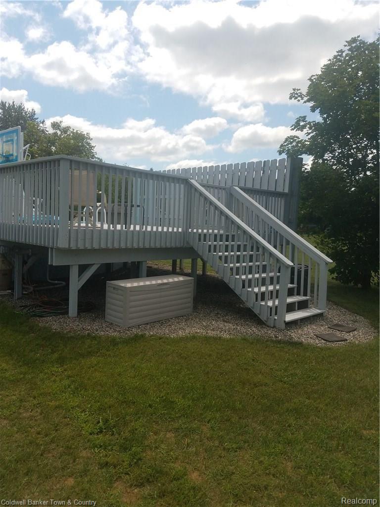 10252 Byron Road Howell, MI 48855 - Photo 5 of 15 20170715_121006.jpg