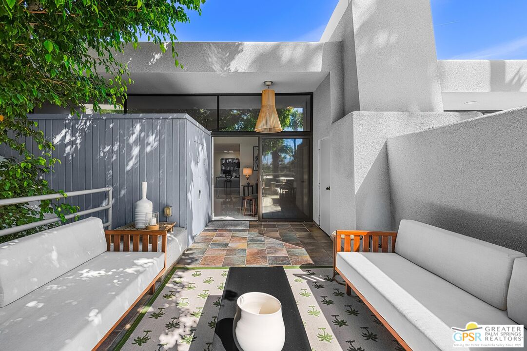 240 West Stevens Road Palm Springs, CA 92262 - Photo 6 of 33 Gallery Image 6