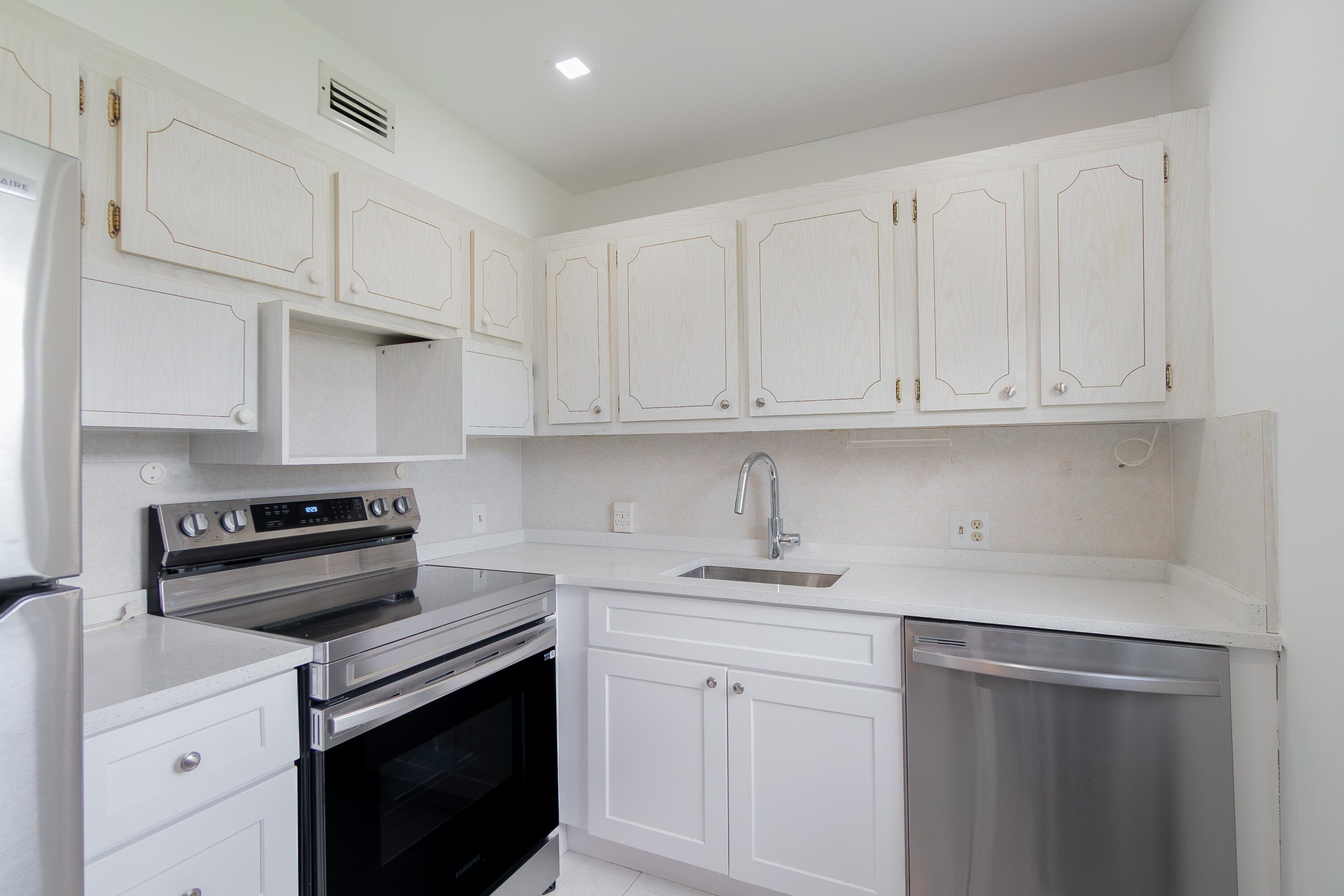 351 Mansfield Drive, Unit 351 Boca Raton, FL 33434 - Photo 11 of 13 DSC06621